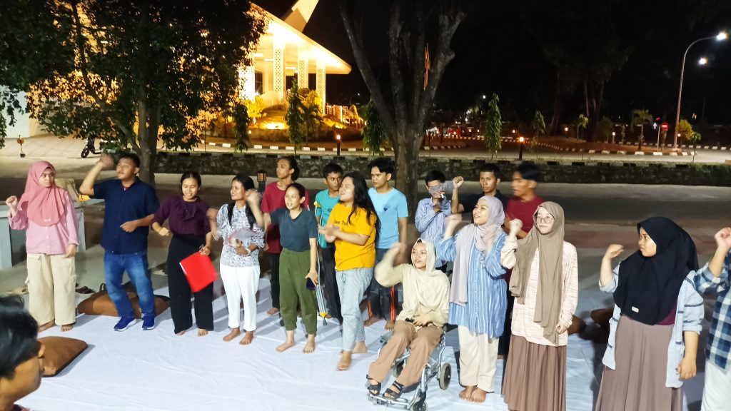 Latihan di Taman Pusdis