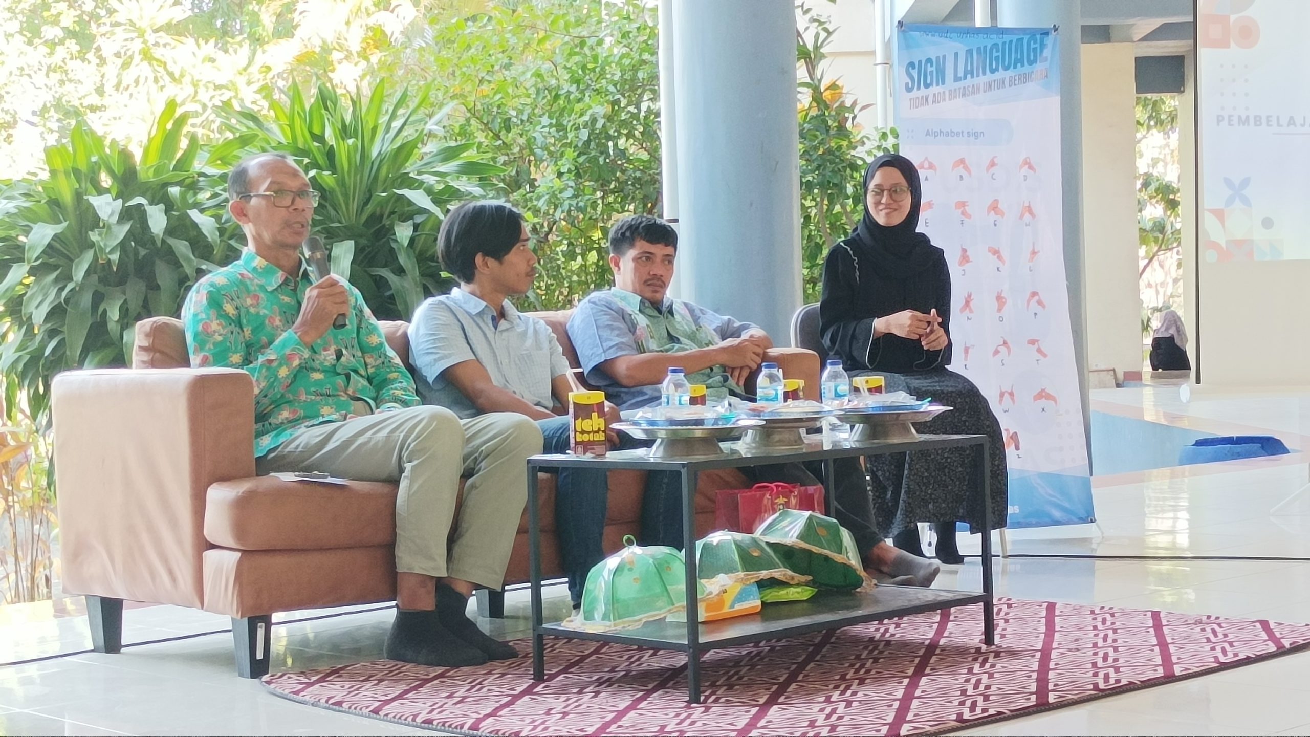 Bahasa Isyarat Indonesia Sebagai Bahasa Resmi