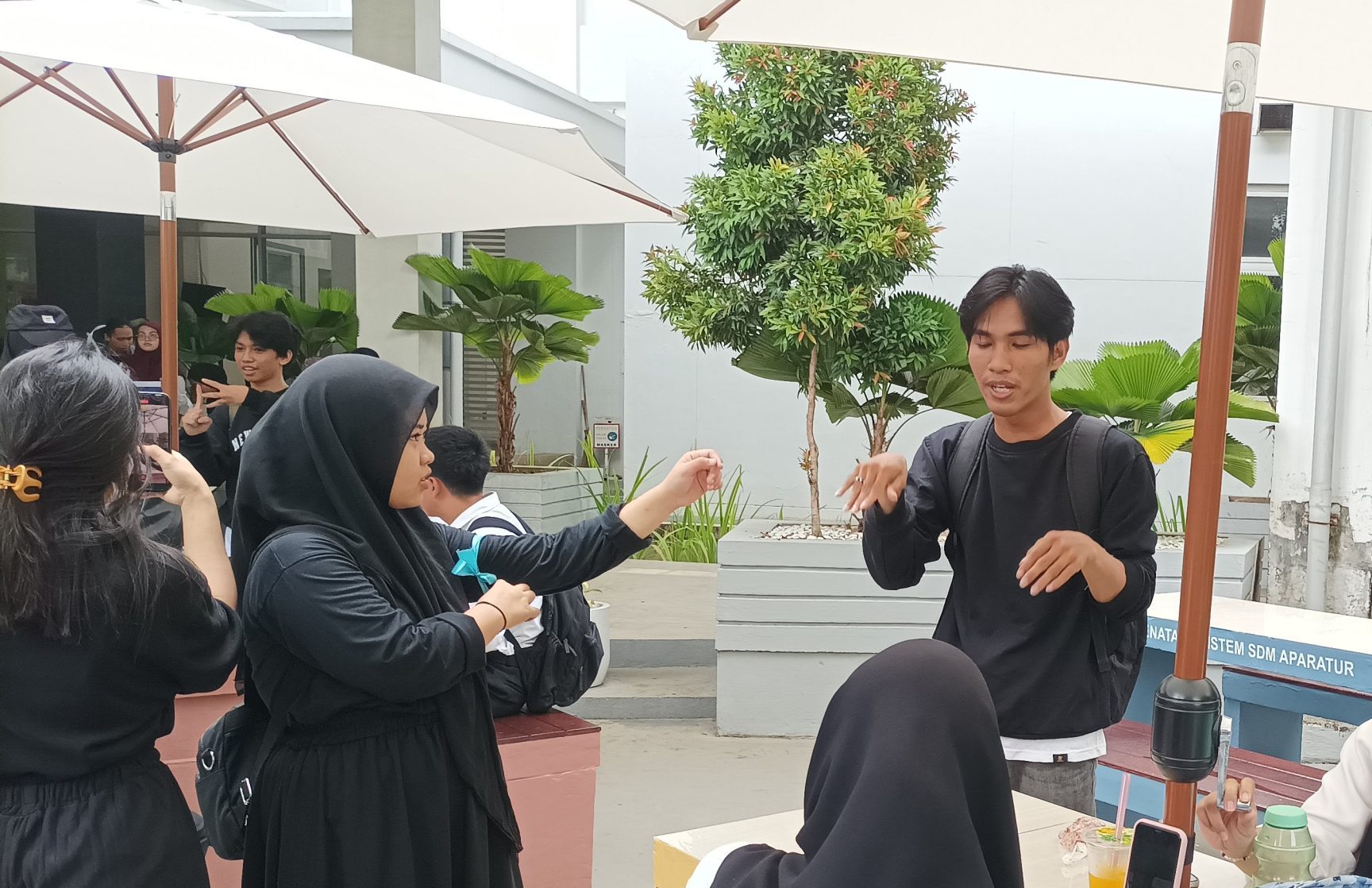 Menjadi Relawan Teman Tuli: Dari Rasa Penasaran Menuju Komitmen yang Mendalam