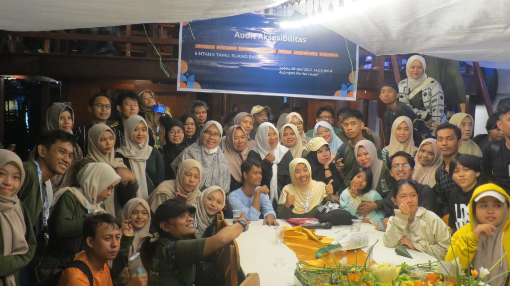 ekspresi perayaan hut pusdis 2